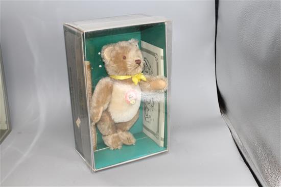 A Steiff Hello 2000 Goodbye 1999 twin bear set, with original numbered box, and four other Steiff bears